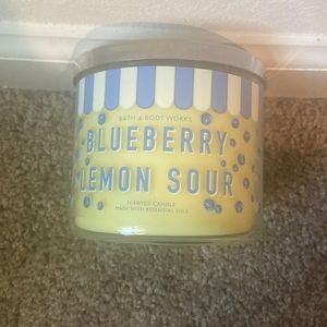 Blue berry lemon sour